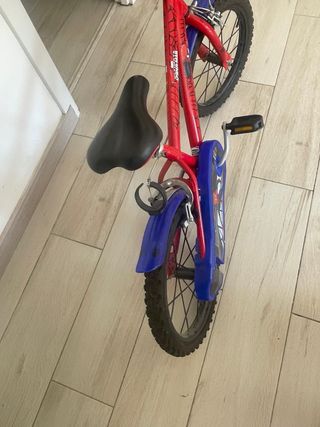 Bicicleta Spiderman niño 3 años con ruedines