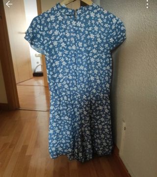 Mono floral azul y blanco