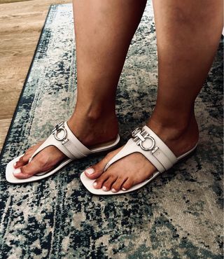Sandalias planas piel blancas Salvatore Ferragamo