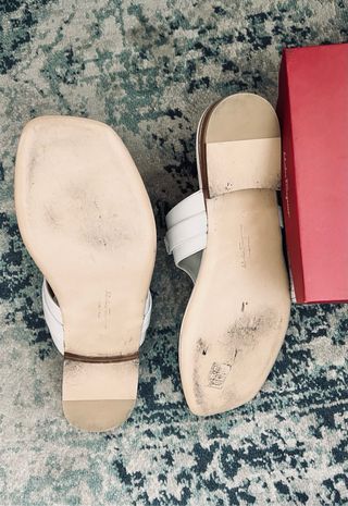 Sandalias planas piel blancas Salvatore Ferragamo
