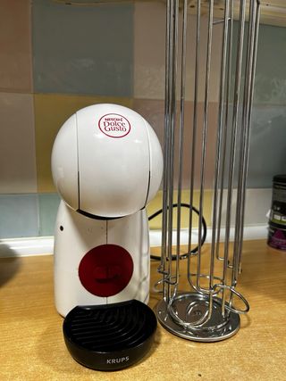 Cafetera Dolce Gusto Krups Blanca + soporte cápsul