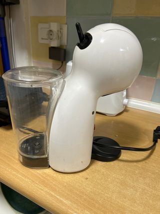 Cafetera Dolce Gusto Krups Blanca + soporte cápsul
