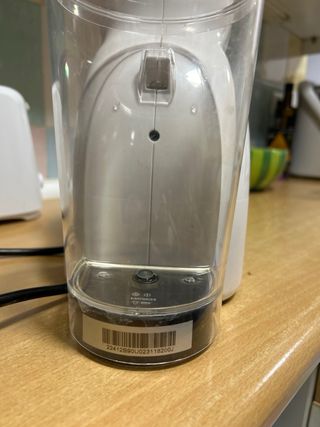 Cafetera Dolce Gusto Krups Blanca + soporte cápsul