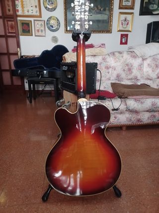 Guitarra Jazz Guild A-150