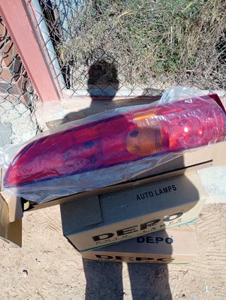 Faro delantero DEPO
RENAULT PARTNER 