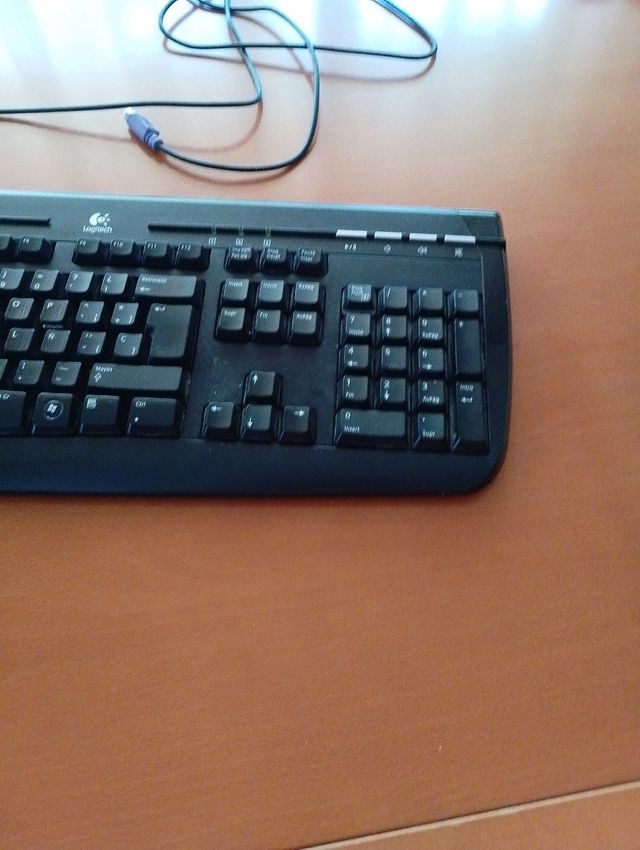 Teclado Logitech Negro