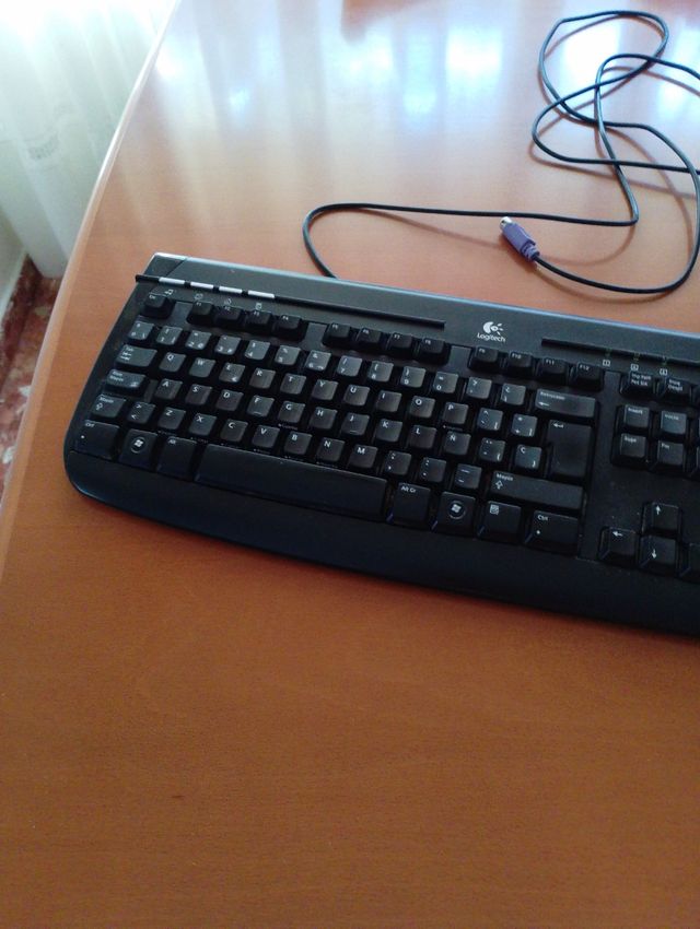 Teclado Logitech Negro