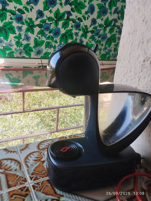 Cafetera Dolce Gusto Negra