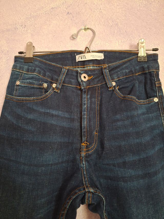 Pantalón vaquero azul Zara chico