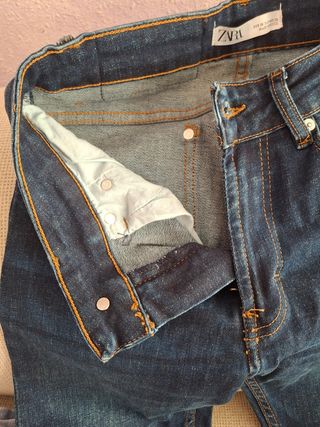 Pantalón vaquero azul Zara chico