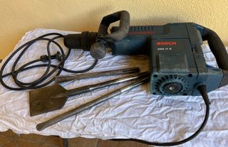 Martillo Percutor Bosch GSH 11 E con maletin.