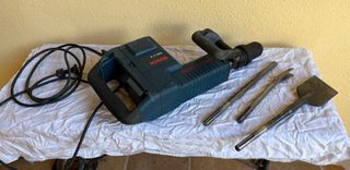 Martillo Percutor Bosch GSH 11 E con maletin.