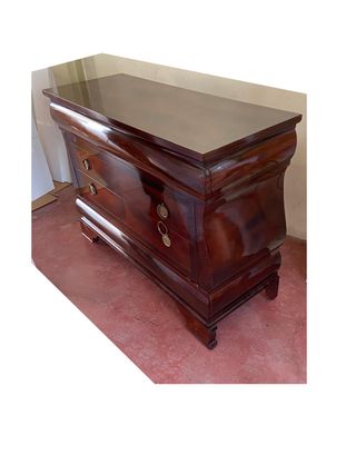 Cómoda clásica de madera