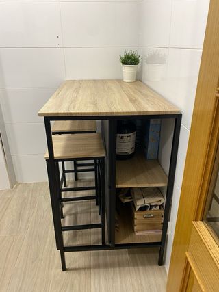 Mesa alta cocina con 2 taburetes