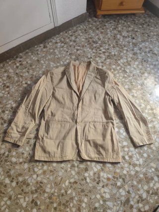 Traje beige hombre