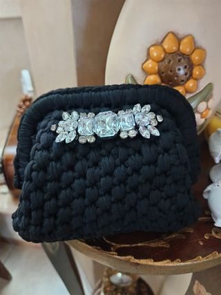 Pochette fatta a mano con strass