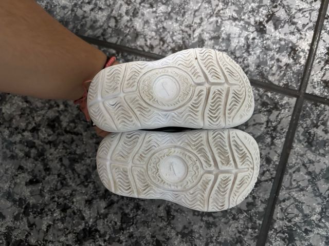 Zapatillas Nike Niñ@ Negras y Blancas