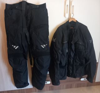 Mono de moto 2 piezas. Talla 3XL.