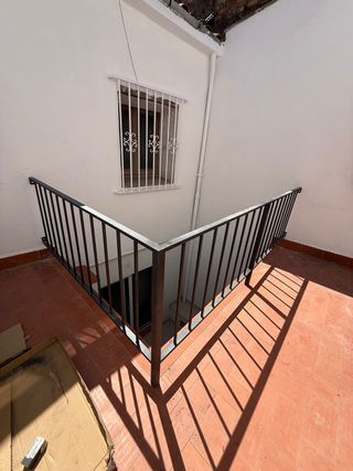 oficial en carpintería  metálica (soldador)