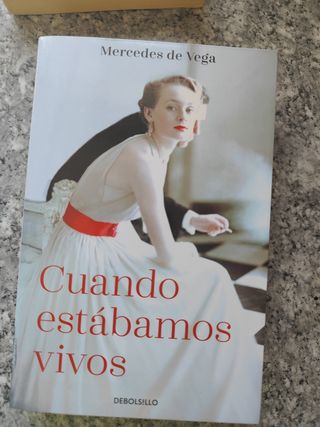 Libro Cuando estábamos vivos Mercedes de Vega