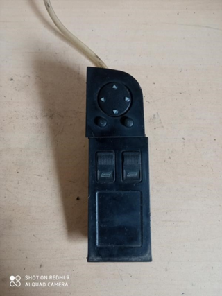 Mando elevalunas delantero izquierdo 895959527 Au