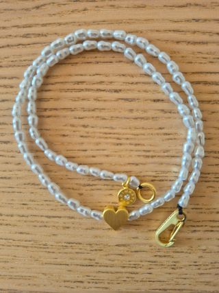 Collar Bimba y Lola perlas blancas y corazón dorad