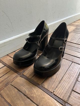 Tacones negros charol plataforma