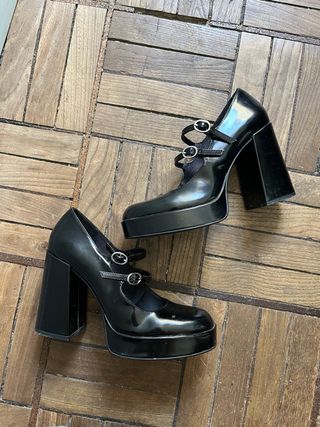 Tacones negros charol plataforma