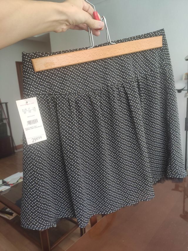 Falda Camaïeu negra con estampado blanco