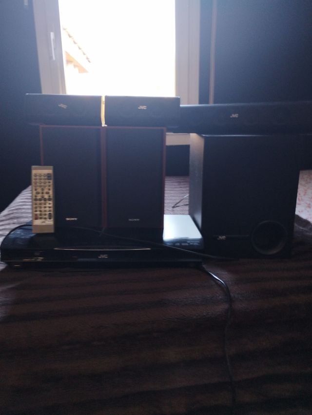 Home Cinema JVC y Sony