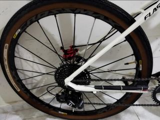 Bicicleta Gravel Cannondale Blanca