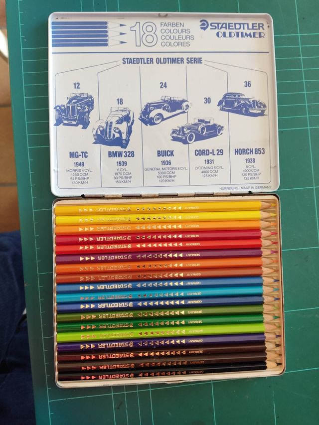 Confezione da 18 matite colorate Staedtler Oldtimer BMW