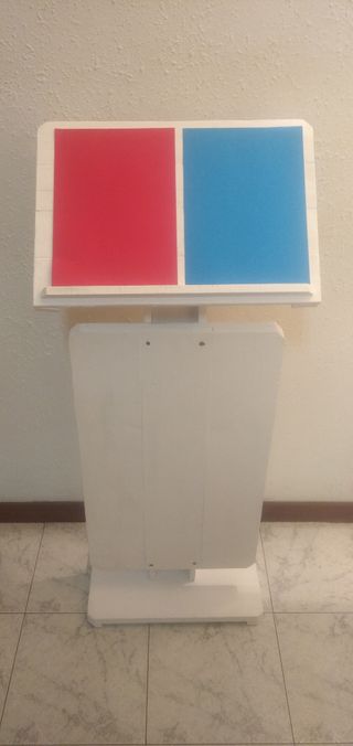 Atril portamenús  2 hojas A4 + Cartel A2