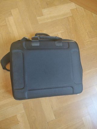 Funda portátil Samsonite original.
Durabilidad.