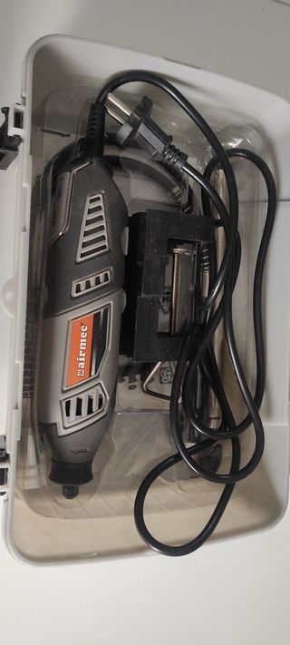 Mini taladro Airmec con accesorios