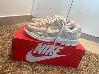 Nike Vomero 5 Beige/Blanco
