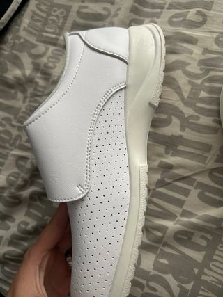 Zapatos de trabajo blancos