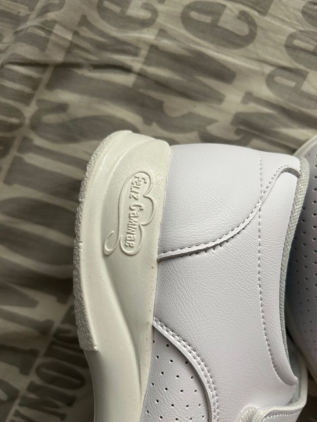 Zapatos de trabajo blancos