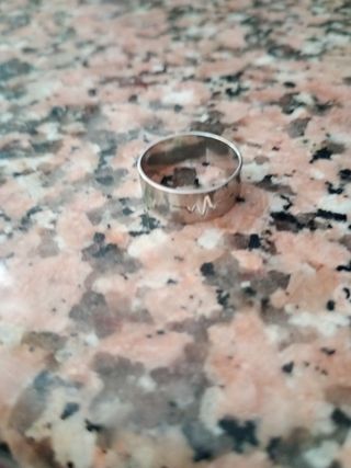Anillo plata diseño latido corazón