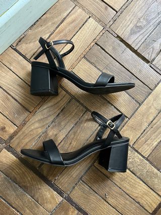Sandalias tacón negras