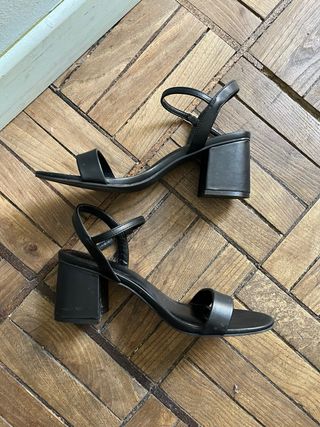 Sandalias tacón negras