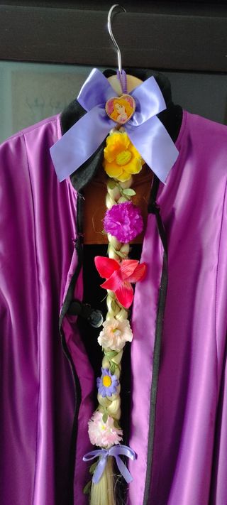 Disfraz Anna de Frozen 2. Con trenza de rega