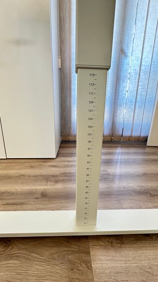 Mesa elevable oficina blanca