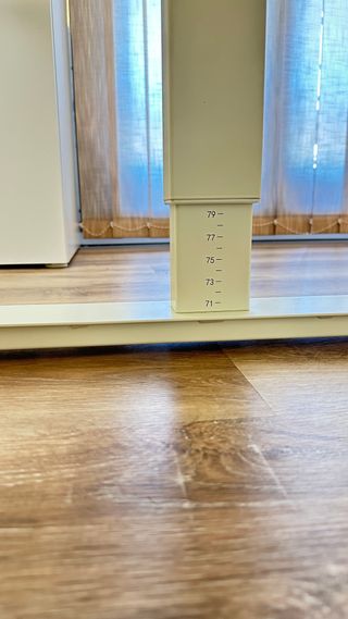 Mesa elevable oficina blanca