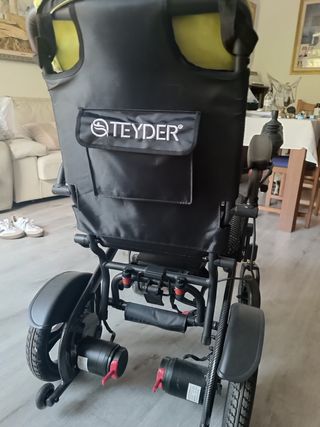 Silla de ruedas eléctrica y plegable con Poco uso.