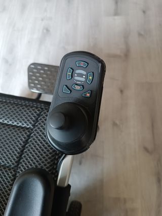 Silla de ruedas eléctrica y plegable con Poco uso.