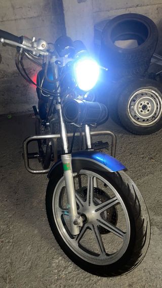 Kawasaki Vulcan 500 Bobber Customizada