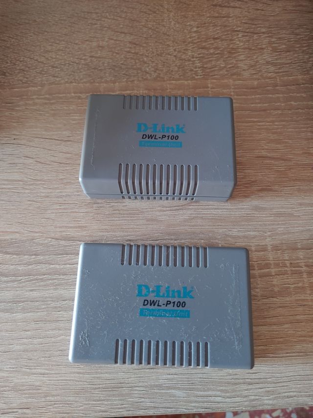 Dos adaptadores  D-Link POE DWL-P100 