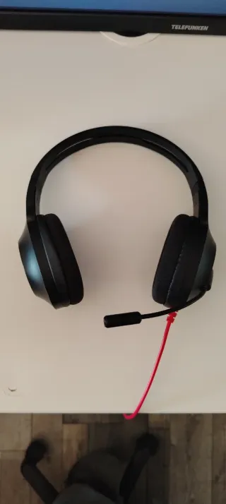 PS4 Slim Negra + Mando y cascos gaming sound core