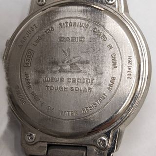 Casio de titanio